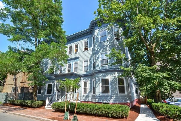 Exterior, Facade, Queen Anne Victorian