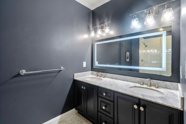 Bathroom, Dual Sink Vanities, Interior