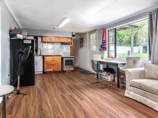 Dining room, Interior, Kitchen, Recessed Lighting, Wood Texture Flooring