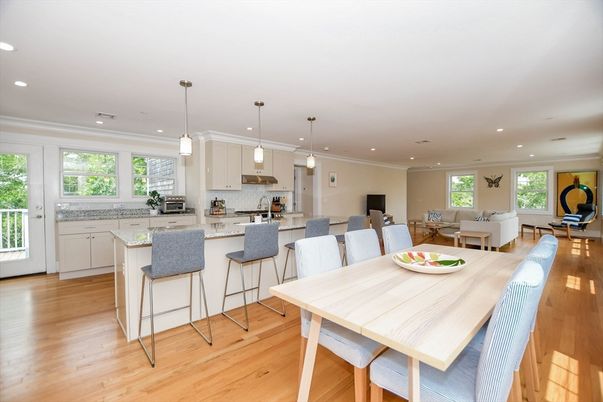 Dining room, Interior, Kitchen, Pendant Lights, Recessed Lighting, Wood Texture Flooring