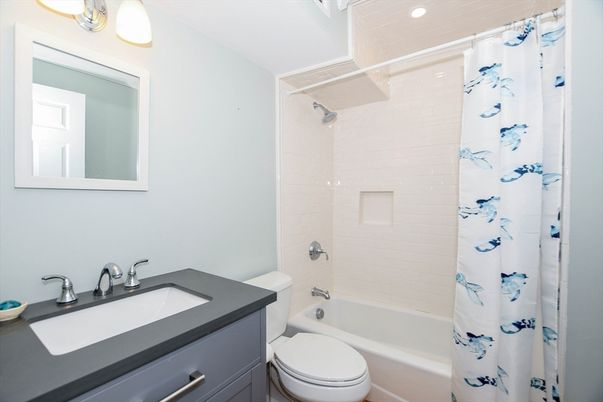 Bathroom, Interior, Recessed Lighting