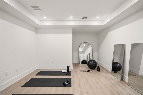 Interior, Recessed Lighting, Wood Texture Flooring