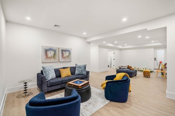 Interior, Living room, Recessed Lighting, Wood Texture Flooring