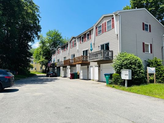Attached, Exterior, Facade, Rowhouse