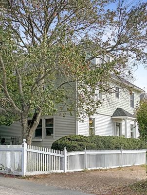 Exterior, Facade, Queen Anne Victorian
