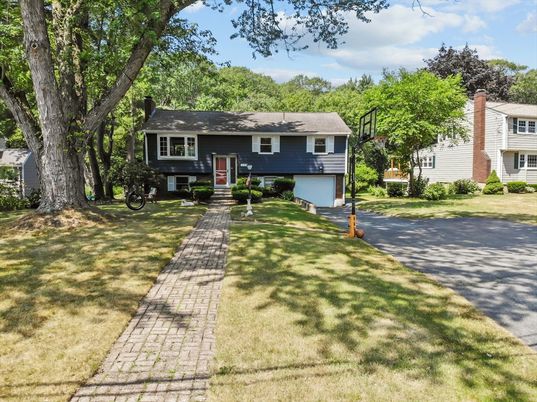 Attached, Exterior, Facade, Raised Ranch