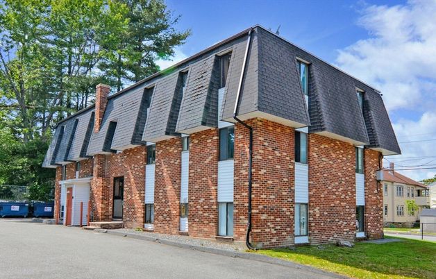 Exterior, Facade, Brick Facade, Georgian