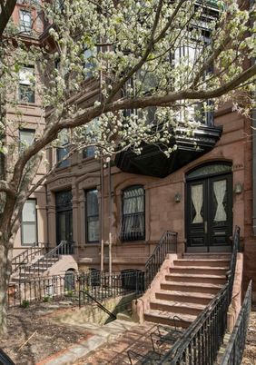 Exterior, Facade, Brownstone