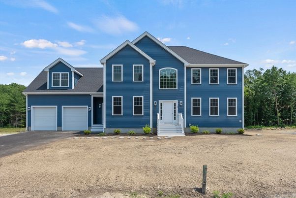 Attached, Exterior, Facade, Farmhouse