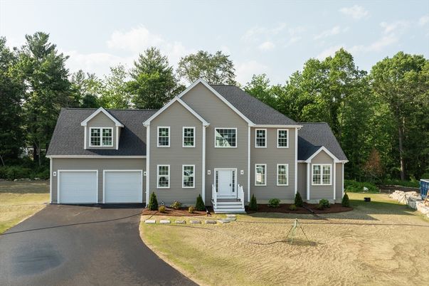 Attached, Exterior, Facade, Farmhouse