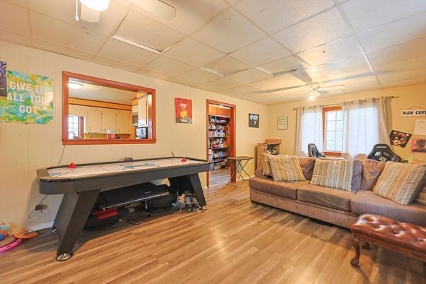 Billiard Table, Game Room, Interior, Wood Texture Flooring