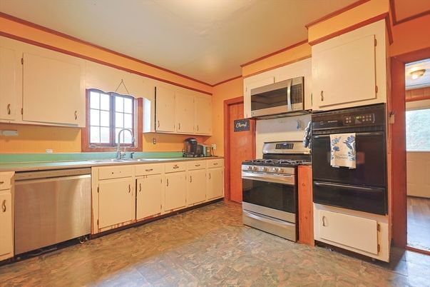 Interior, Kitchen, Stainless Steel Appliances