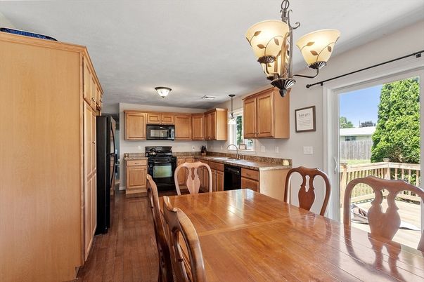 Chandelier, Dining room, Interior, Kitchen, Wood Texture Flooring