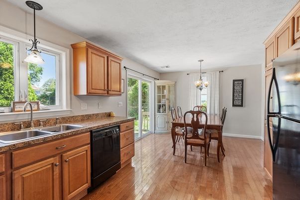 Chandelier, Dining room, Interior, Kitchen, Pendant Lights, Wood Texture Flooring