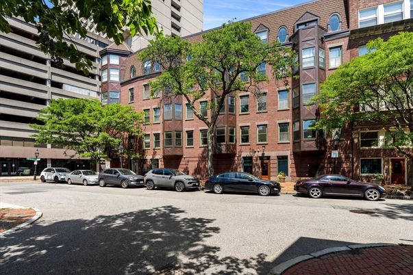 Exterior, Facade, Brick Facade, Rowhouse