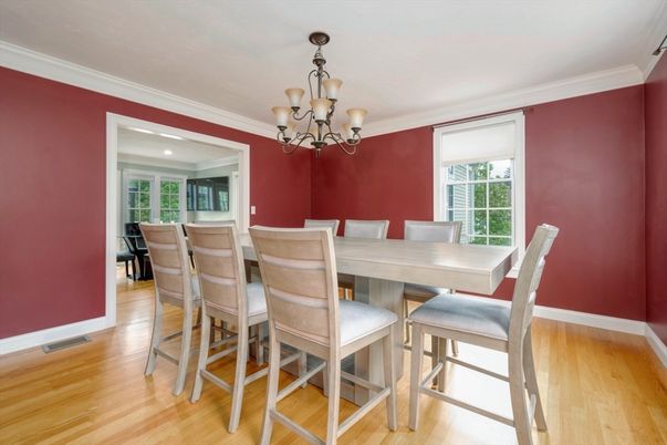 Chandelier, Dining room, Interior, Recessed Lighting, Wood Texture Flooring