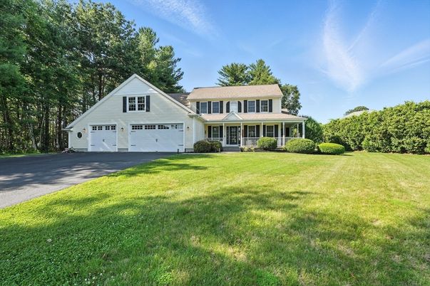 Attached, Exterior, Facade, Farmhouse