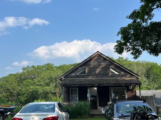 Exterior, Facade, Log Home