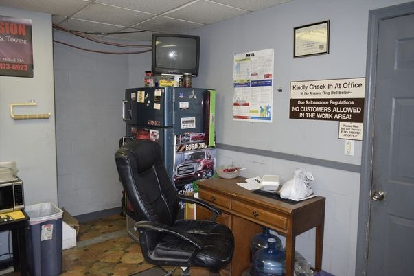 Home Office, Interior