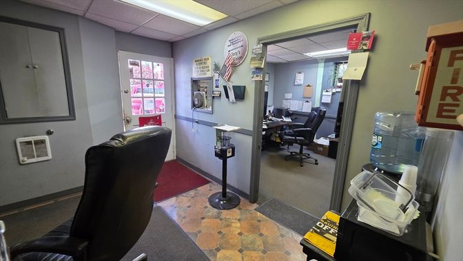 Home Office, Interior