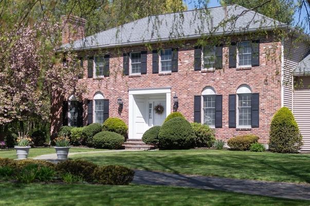 Exterior, Facade, Brick Facade, Georgian