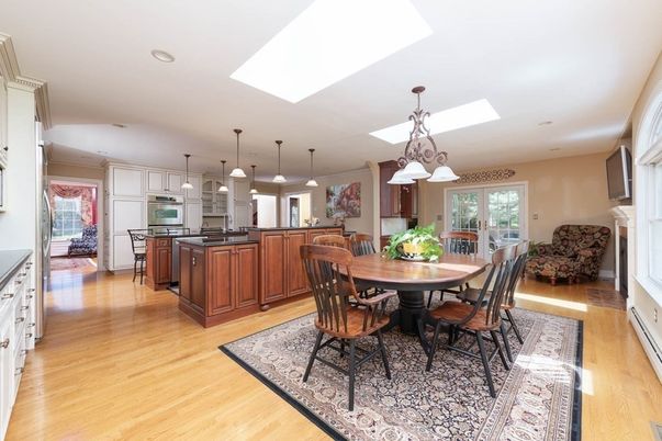 Dining room, Interior, Kitchen, Pendant Lights, Recessed Lighting, Wood Texture Flooring
