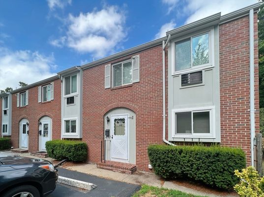 Exterior, Facade, Brick Facade, Rowhouse