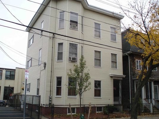 Exterior, Facade, Rowhouse