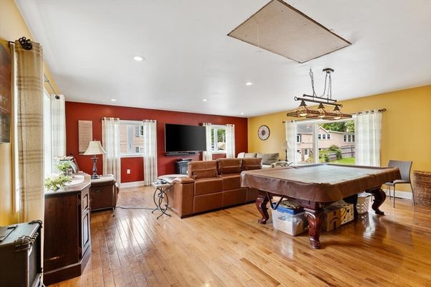 Billiard Table, Game Room, Interior, Living room, Pendant Lights, Recessed Lighting, Wood Texture Flooring