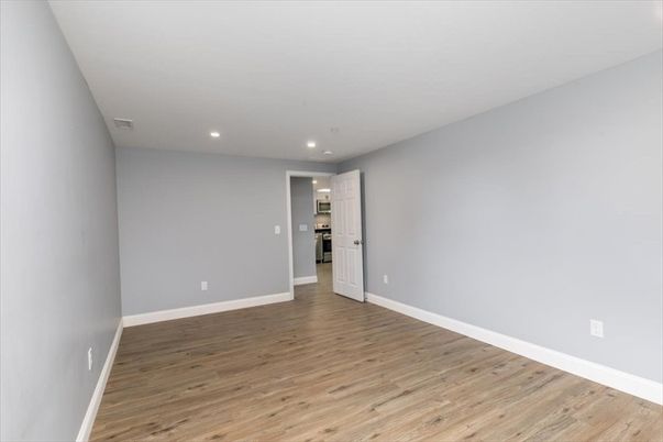 Empty room, Interior, Recessed Lighting, Wood Texture Flooring