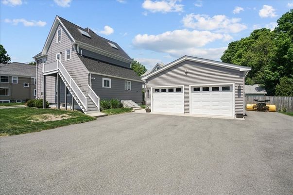 Detached Garage, Exterior