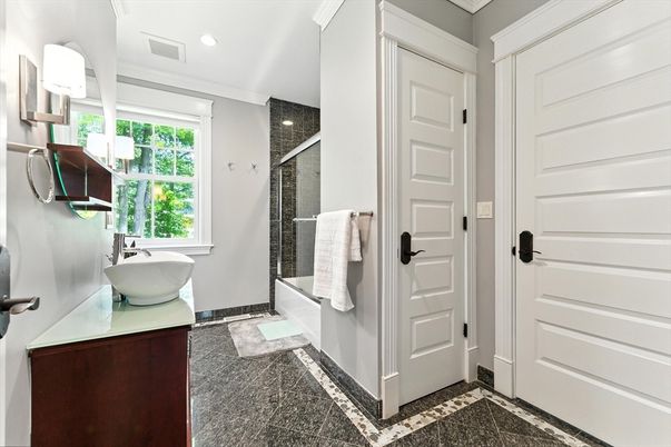 Bathroom, Interior, Recessed Lighting