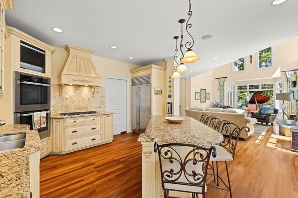 Interior, Kitchen, Living room, Pendant Lights, Recessed Lighting, Wood Texture Flooring