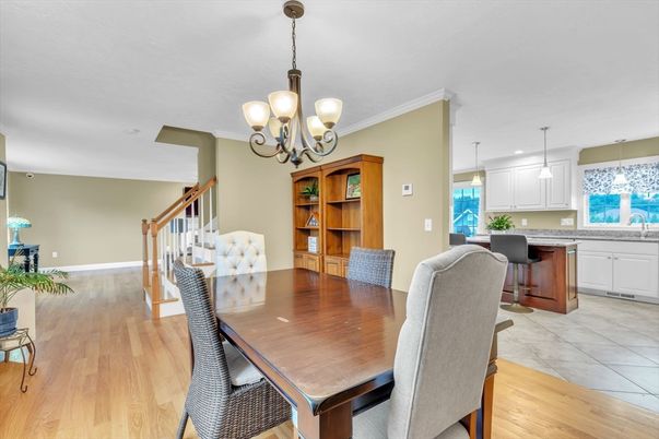 Chandelier, Dining room, Interior, Kitchen, Pendant Lights, Wood Texture Flooring