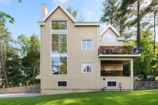 Backyard, Exterior, Facade, Modern