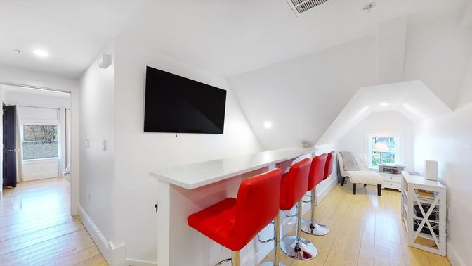 Interior, Recessed Lighting, Wood Texture Flooring