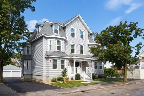 Exterior, Facade, Queen Anne Victorian