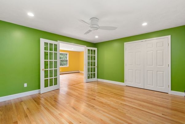 Empty room, Interior, Recessed Lighting, Wood Texture Flooring