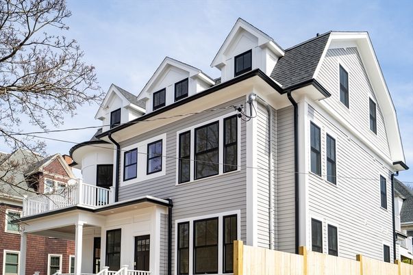 Exterior, Facade, Rowhouse