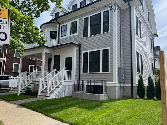Exterior, Facade, Rowhouse