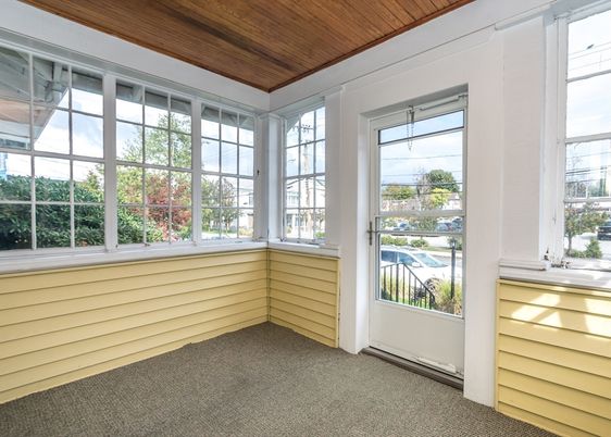 Empty room, Interior, Sun Room, Wooden Ceilings