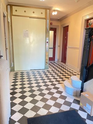 Elevator, Interior