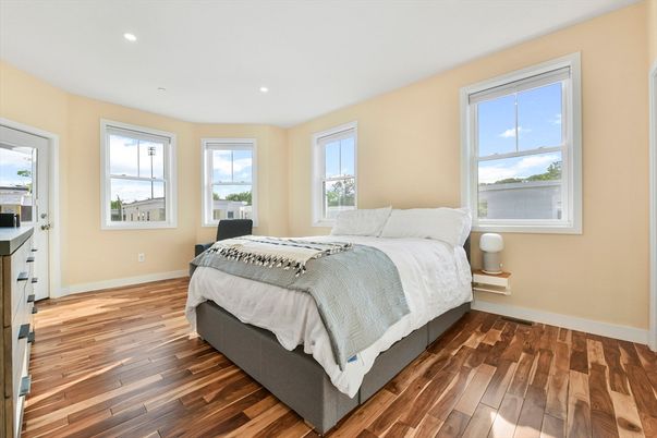 Bedroom, Interior, Recessed Lighting, Water, Wood Texture Flooring