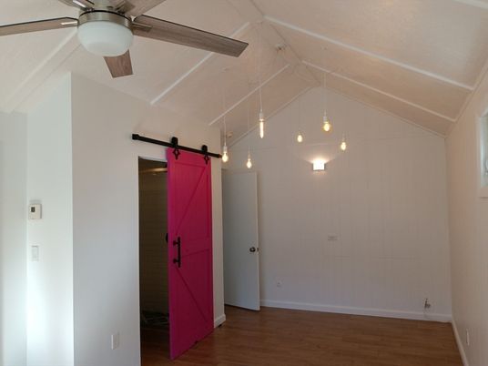Interior, Pendant Lights, Wood Texture Flooring