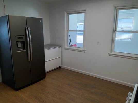 Interior, Kitchen, Washer, Wood Texture Flooring