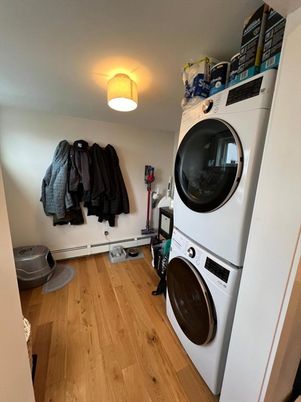 Interior, Utility Closets, Washer, Wood Texture Flooring