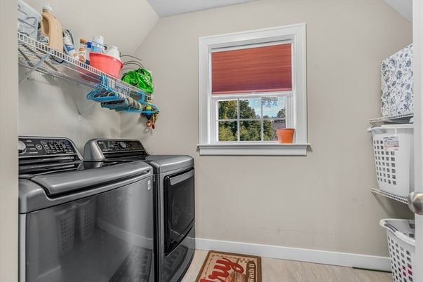 Interior, Washer, Wood Texture Flooring