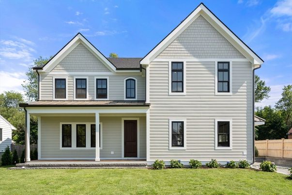 Exterior, Facade, Farmhouse