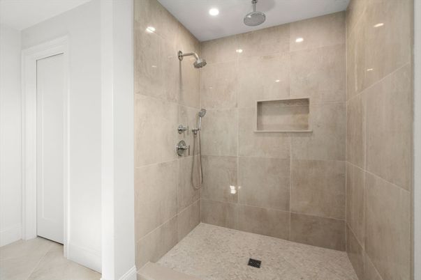 Bathroom, Interior, Recessed Lighting