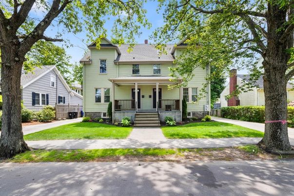 Backyard, Exterior, Facade, Queen Anne Victorian